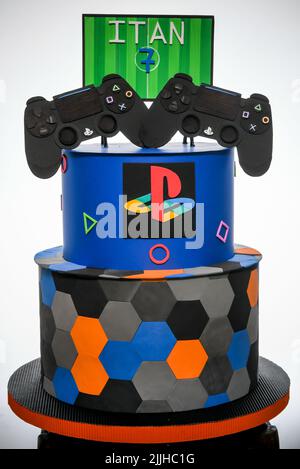 PS4 themed cake | Playstation cake, Birthday cake for boyfriend, Birthday  cakes for men