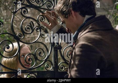 AMANDA SEYFRIED, EDDIE REDMAYNE, LES MISERABLES, 2012 Stock Photo