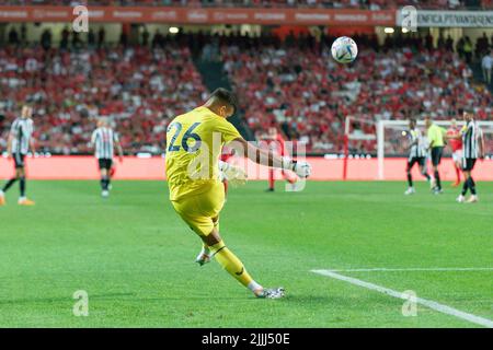 Lisbon, Portugal. July 26, 2022.  Newcastle's goalkeeper from England Karl Darlow (26) in action during the friendly game between SL Benfica vs Newcastle United FC Credit: Alexandre de Sousa/Alamy Live News Stock Photo