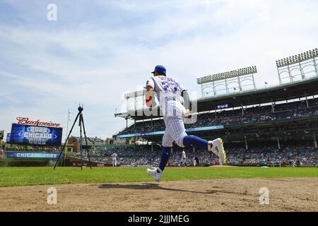 July 5, 2022: Chicago Cubs right fielder Seiya Suzuki #27 hits a two-run  home run in the fifth inning during MLB game between the Chicago Cubs and  the Milwaukee Brewers at American