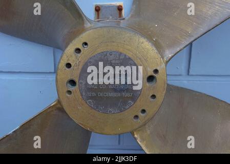 Propellor of the MV Samson, that ran aground in Waterford in 1987, wrecked on rocks & still in situ. Now on front of Commodore Hotel, Cobh County Cork Stock Photo