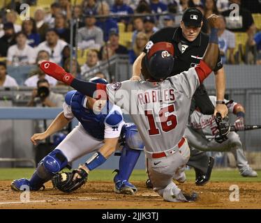 Los Angeles Dodgers catcher Will Smith (16) bats during a MLB game ...