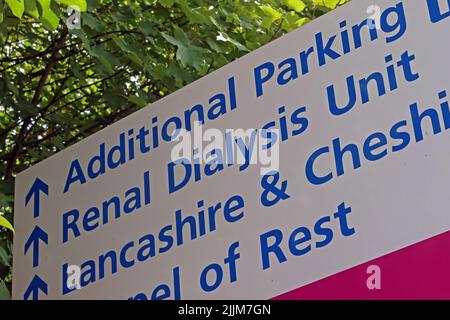 Renal Dialysis Unit sign at Warrington hospital, Lovely Lane, Warrington, Cheshire, England, UK, WA5 1QG - Warrington and Halton Hospitals NHS Trust Stock Photo