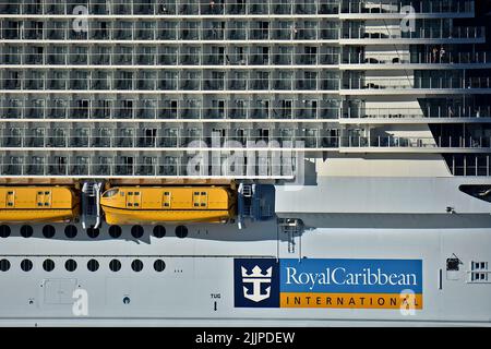 Marseille, France. 26th July, 2022. The liner Wonder of the Seas cruise ship arrives at the French Mediterranean port of Marseille. (Credit Image: © Gerard Bottino/SOPA Images via ZUMA Press Wire) Stock Photo