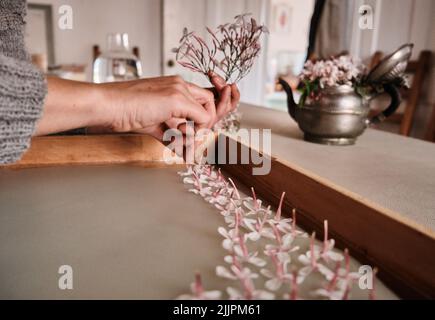 Extraction of jasmine blossom scent using solid extraction technique ...