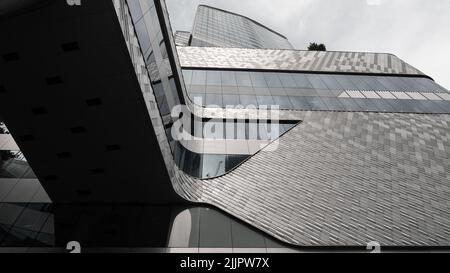 An outdoor view of a shopping mall building in Bangkok, Thailand Stock Photo