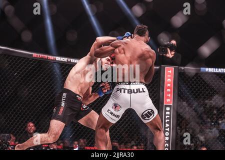 Tofiq Musayev lands a big overhand right to the ear of Sidney Outlaw at Bellator 283. Tofiq Musayev wins by way of Knock Out in the first round from t Stock Photo