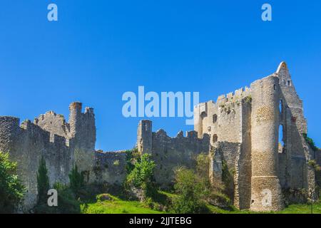 11th century ruined chateau fort on top of rocky outcrop overlooking Angles-sur-l'Anglin, Vienne (86), France. Stock Photo