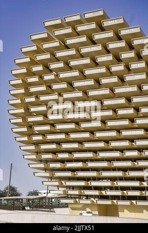 A vertical of the contemporary United Kingdom pavilion during the Dubai 2020 Expo Stock Photo