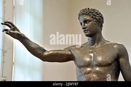 Bronze statue of a youth probably, Paris, from the Antikythera shipwreck, Attributed, Sikyonian sculptor Euphranor 340 - 330 BC, National Archaeological Museum in Athens. Stock Photo