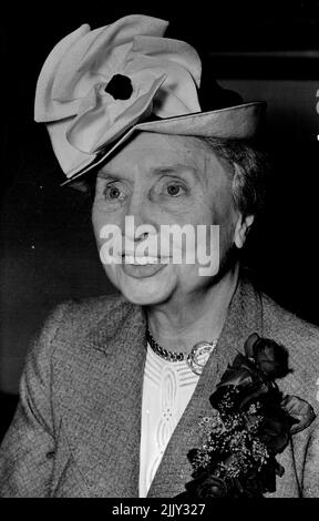 Arrived by AEA Skymaster from America. Miss Helen Keller the famous blind & deaf American authoress who is acknowledged as one of the greatest women of the Century. She will make an extensive tour of Australia. March 29, 1948. (Photo by Frederick John Halmarick/Fairfax Media). Stock Photo