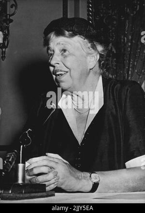 Mrs. Eleanor Roosevelt. The widow of the late Franklin Delano Roosevelt; she is one of the most active personalities in present day American political life. Photographed in September, 1953. September 22, 1953. (Photo by Camera Press). Stock Photo