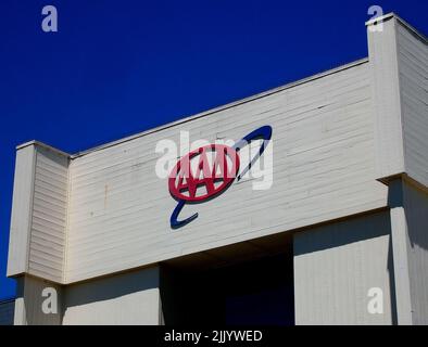 Aaa roadside assistance hi-res stock photography and images - Alamy