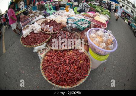 PHICHIT , THAILAND - AUGUST 29,2020 : Unidentified Thai vendors selling dried chilies and various spices at the morning market. Stock Photo