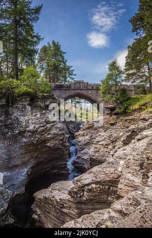 Bridge at the Linn O Dee, Braemar, Aberdeenshire, Scotland, UK Stock Photo