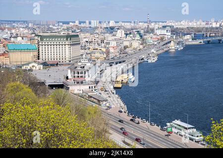 The Dnipro River running through Kyiv, Kyiv (Kiev), Ukraine, Europe Stock Photo