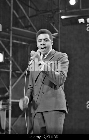 JIMMY RUFFIN (1936-2014) American Soul singer on Ready, Steady, Go ! in December 1966. Photo: Tony Gale Stock Photo