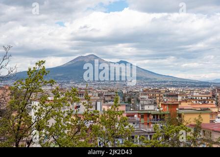 Panoramic view of mount Vesuvius, the cities of Stabia and Pompeii in front, Southern Italy Stock Photo