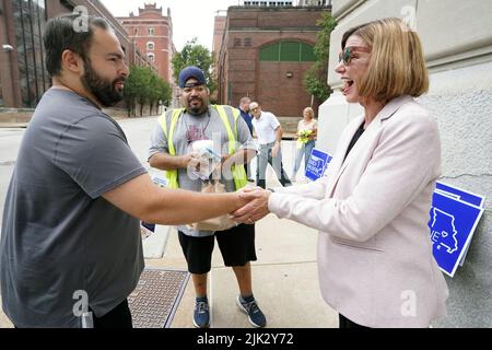 St. Louis, USA. 29th July, 2022. Trudy Busch Valentine talks with workers during a shift change at the Anheuser Busch Brewery in St. Louis on Friday, July 29, 2022. Valentine is running in the democratic primary for U.S. Senate. She is the daughter of August (Gussie) Anheuser Busch Jr., who grew the Anheuser-Busch companies into the largest brewery in the world. The Missouri primary is on August 2. Photo by Bill Greenblatt/UPI Credit: UPI/Alamy Live News Stock Photo