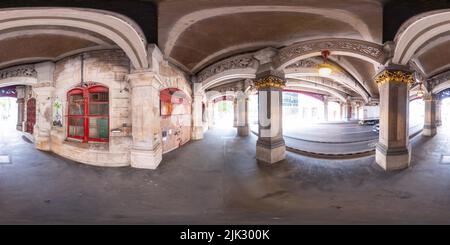 360 degree panoramic view of 360 photo historic architecture London