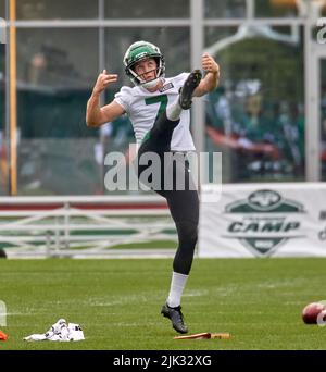 August 2, 2022, Florham Park, New Jersey, USA: New York Jets' safetyÃ•s  Ashlyn Davis (21) and Elijah Riley (33) run a defense drill during Jets  training camp at the Atlantic Health Jets