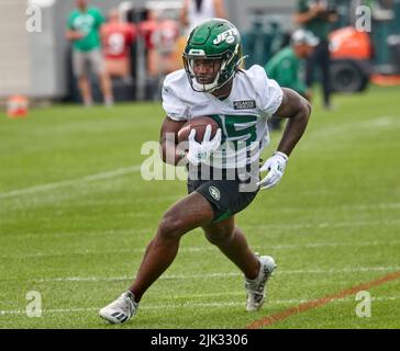 New Jersey, USA. 29th July, 2022. July 29, 2022, Florham Park, New Jersey,  USA: New York Jets' running back (20) Breece Hall makes a catch during Jets  training camp at the Atlantic