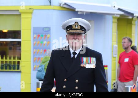 Netflix The Crown, Actors arriving at Caernarfon castle in North Wales for the filming of the crown Stock Photo