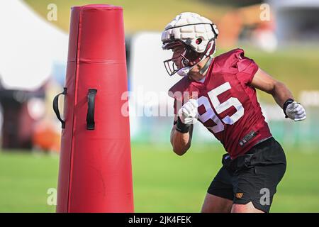 Washington Commanders defensive end Casey Toohill (95) defends