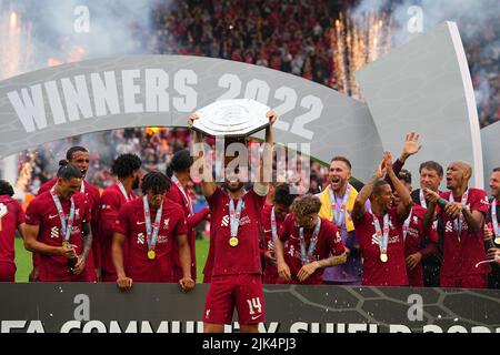 Leicester, UK. 30th July, 2022. Jordan Henderson of Liverpool holds the Community Shield high during the FA Community Shield match between Liverpool and Manchester City at the King Power Stadium, Leicester, England on 30 July 2022. Photo by Scott Boulton. Editorial use only, license required for commercial use. No use in betting, games or a single club/league/player publications. Credit: UK Sports Pics Ltd/Alamy Live News Stock Photo