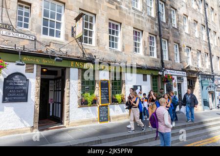 Edinburgh the royal mile,Ensign Ewart 17th century pub and inn named after Charles Ewart, summers day in Edinburgh,Scotland,UK Stock Photo