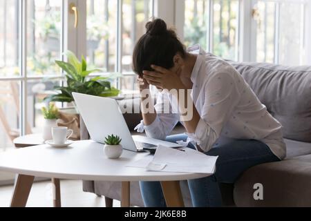 Tired Frustrated Business Woman Getting Bad News from Online Chat Stock  Photo - Image of communication, holding: 264200724