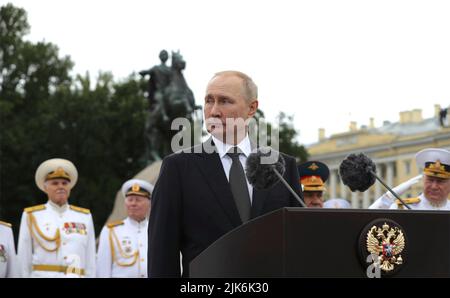 St Petersburgh, Russia. 31st July, 2022. Russian President Vladimir Putin, delivers an address marking the start of the annual naval parade of ship on Navy Day at the Peter and Paul Fortress, July 31, 2022 in St. Petersburg, Russia. Credit: Mikhail Klimentyev/Kremlin Pool/Alamy Live News Stock Photo