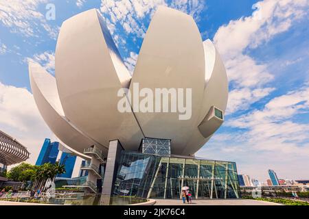 The ArtScience Museum, Republic of Singapore.  It was designed by Israeli born architect Moshe Safdie, b. 1938. Stock Photo