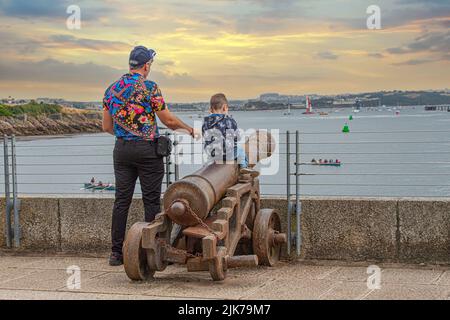 Plymouth, UK. 31st July, 2022. watching the world sailing event from the Cornish coast, UK Credit: Farlap/Alamy Live News Stock Photo