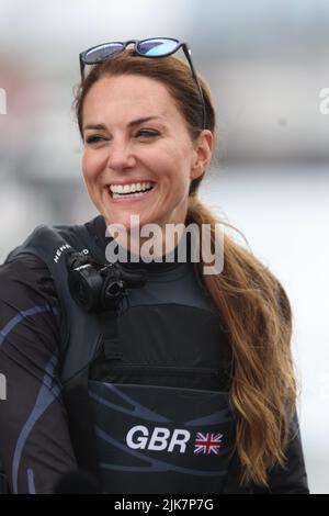 Plymouth, UK. 31st July, 2022. PHOTO:JEFF GILBERT 31st July 2022 Plymouth, Devon, UK THE DUCHESS OF CAMBRIDGE JOINS THE 1851 TRUST AND THE GREAT BRITAIN SAILGP TEAM IN PLYMOUTH. In Plymouth, Her Royal Highness will join a group of children taking part in the Protect Our Future programme by the 1851 Trust, the official charity of the Great Britain SailGP Team. Credit: Jeff Gilbert/Alamy Live News Stock Photo
