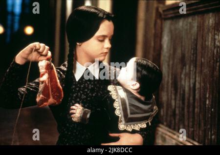 Wandinha Addams  Addams family movie, Addams family wednesday, Addams  family