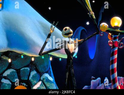 Jack Skellington Film: The Nightmare Before Christmas (USA 1993)   Director: Henry Selick 09 October 1993   **WARNING** This Photograph is for editorial use only and is the copyright of TOUCHSTONE PICTURES and/or the Photographer assigned by the Film or Production Company and can only be reproduced by publications in conjunction with the promotion of the above Film. A Mandatory Credit To TOUCHSTONE PICTURES is required. The Photographer should also be credited when known. No commercial use can be granted without written authority from the Film Company. Stock Photo