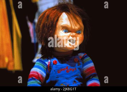 Chucky Film: Child'S Play 2 (1990)   Director: John Lafia 09 November 1990   **WARNING** This Photograph is for editorial use only and is the copyright of UNIVERSAL and/or the Photographer assigned by the Film or Production Company and can only be reproduced by publications in conjunction with the promotion of the above Film. A Mandatory Credit To UNIVERSAL is required. The Photographer should also be credited when known. No commercial use can be granted without written authority from the Film Company. Stock Photo