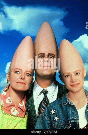 Jane Curtin, Dan Aykroyd & Michelle Burke Film: Coneheads (1993) Characters: Prymatt Conehead,Beldar Conehead & Connie Conehead  Director: Steve Barron 23 July 1993   **WARNING** This Photograph is for editorial use only and is the copyright of PARAMOUNT PICTURES and/or the Photographer assigned by the Film or Production Company and can only be reproduced by publications in conjunction with the promotion of the above Film. A Mandatory Credit To PARAMOUNT PICTURES is required. The Photographer should also be credited when known. No commercial use can be granted without written authority from th Stock Photo
