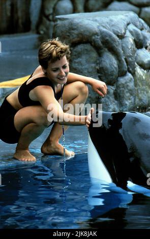Lori Petty Film: Free Willy (USA/FR 1993) Characters: Rae Lindley &  Director: Simon Wincer 16 July 1993   **WARNING** This Photograph is for editorial use only and is the copyright of WARNER BROS. and/or the Photographer assigned by the Film or Production Company and can only be reproduced by publications in conjunction with the promotion of the above Film. A Mandatory Credit To WARNER BROS. is required. The Photographer should also be credited when known. No commercial use can be granted without written authority from the Film Company. Stock Photo