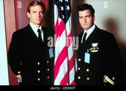 Michael Biehn & Charlie Sheen Film: Navy Seals (USA 1990) Characters: Lt. James Curran & Lt. Dale Hawkins  Director: Lewis Teague 20 July 1990   **WARNING** This Photograph is for editorial use only and is the copyright of MGM and/or the Photographer assigned by the Film or Production Company and can only be reproduced by publications in conjunction with the promotion of the above Film. A Mandatory Credit To MGM is required. The Photographer should also be credited when known. No commercial use can be granted without written authority from the Film Company. Stock Photo