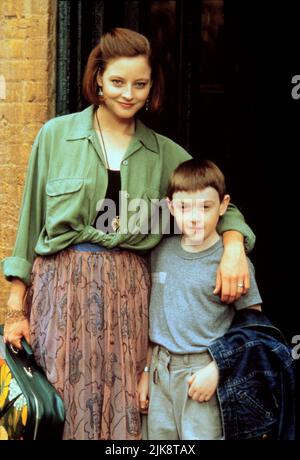 Jodie Foster & Adam Hann-Byrd Film: Little Man Tate (1991) Characters: Dede Tate & Fred Tate  Director: Jodie Foster 06 September 1991   **WARNING** This Photograph is for editorial use only and is the copyright of ORION and/or the Photographer assigned by the Film or Production Company and can only be reproduced by publications in conjunction with the promotion of the above Film. A Mandatory Credit To ORION is required. The Photographer should also be credited when known. No commercial use can be granted without written authority from the Film Company. Stock Photo