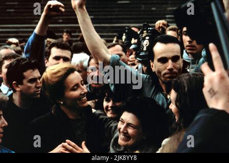 Daniel Day-Lewis and Emma Thompson in the movie In The Name of the ...