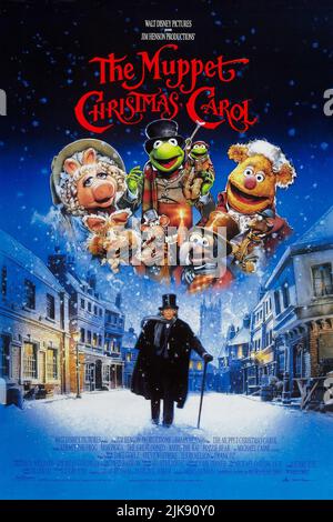 Fozzy Bear, Gonzo, Kermit The Frog, Rizzo, Miss Piggy & Michael Caine Film: The Muppet Christmas Carol (USA 1992) Characters: Ebenezer Scrooge  Director: Brian Henson 11 December 1992   **WARNING** This Photograph is for editorial use only and is the copyright of DISNEY and/or the Photographer assigned by the Film or Production Company and can only be reproduced by publications in conjunction with the promotion of the above Film. A Mandatory Credit To DISNEY is required. The Photographer should also be credited when known. No commercial use can be granted without written authority from the Fil Stock Photo