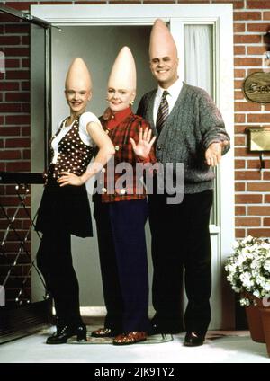 Michelle Burke, Jane Curtin & Dan Aykroyd Film: Coneheads (1993) Characters: Connie Conehead, Prymatt Conehead, Beldar Conehead  Director: Steve Barron 23 July 1993   **WARNING** This Photograph is for editorial use only and is the copyright of PARAMOUNT PICTURES and/or the Photographer assigned by the Film or Production Company and can only be reproduced by publications in conjunction with the promotion of the above Film. A Mandatory Credit To PARAMOUNT PICTURES is required. The Photographer should also be credited when known. No commercial use can be granted without written authority from th Stock Photo