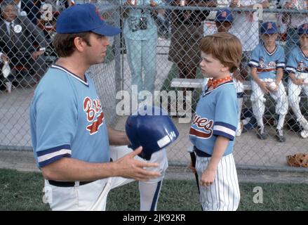 John Ritter & Michael Oliver Film: Problem Child (1990) Characters: Ben, Junior  Director: Dennis Dugan 27 July 1990   **WARNING** This Photograph is for editorial use only and is the copyright of UNIVERSAL PICTURES and/or the Photographer assigned by the Film or Production Company and can only be reproduced by publications in conjunction with the promotion of the above Film. A Mandatory Credit To UNIVERSAL PICTURES is required. The Photographer should also be credited when known. No commercial use can be granted without written authority from the Film Company. Stock Photo