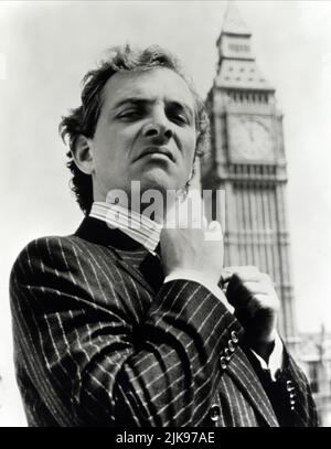 Rik Mayall Television: The New Statesman (1994) Characters: Alan B'Stard  Director: Laurence Marks, Maurice Gran 13 January 1991   **WARNING** This Photograph is for editorial use only and is the copyright of YORKSHIRE TELEVISION and/or the Photographer assigned by the Film or Production Company and can only be reproduced by publications in conjunction with the promotion of the above Film. A Mandatory Credit To YORKSHIRE TELEVISION is required. The Photographer should also be credited when known. No commercial use can be granted without written authority from the Film Company. Stock Photo
