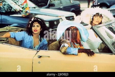 John Leguizamo, Wesley Snipes, Patrick Swayze Film: To Wong Foo Thanks For Everything, Julie Newmar (USA 1995) Characters: Chi-Chi Rodriguez,Noxeema Jackson,Vida Boheme  Director: Beeban Kidron 08 September 1995   **WARNING** This Photograph is for editorial use only and is the copyright of UNIVERSAL and/or the Photographer assigned by the Film or Production Company and can only be reproduced by publications in conjunction with the promotion of the above Film. A Mandatory Credit To UNIVERSAL is required. The Photographer should also be credited when known. No commercial use can be granted with Stock Photo