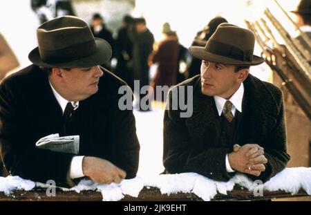 Pruitt Taylor Vince & Tim Roth Film: The Legend Of 1900; The Legend Of The Pianist On The Ocean (1998) Characters: Max Tooney & Danny Boodmann T.D. Lemon Nineteen Hundred '1900'  Director: Giuseppe Tornatore 28 October 1998   **WARNING** This Photograph is for editorial use only and is the copyright of FINE LINE and/or the Photographer assigned by the Film or Production Company and can only be reproduced by publications in conjunction with the promotion of the above Film. A Mandatory Credit To FINE LINE is required. The Photographer should also be credited when known. No commercial use can be Stock Photo