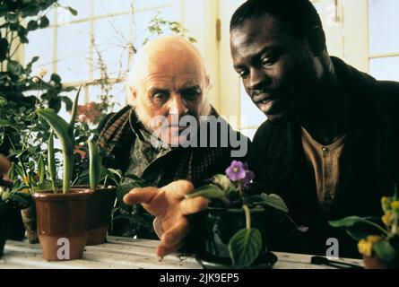 Anthony Hopkins and Djimon Hounsou / Amistad / 1997 directed by Steven ...